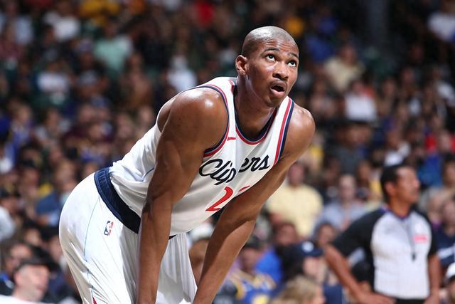 周琦20+12广东险胜首钢 曾凡博18分沃特斯27分