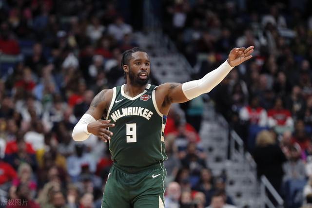 那支在英超奇迹夺冠的球队 如今跌向了深渊